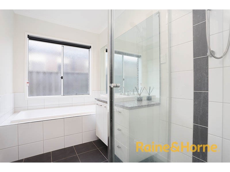 26 Mannavue Boulevard, Cranbourne North VIC 3977