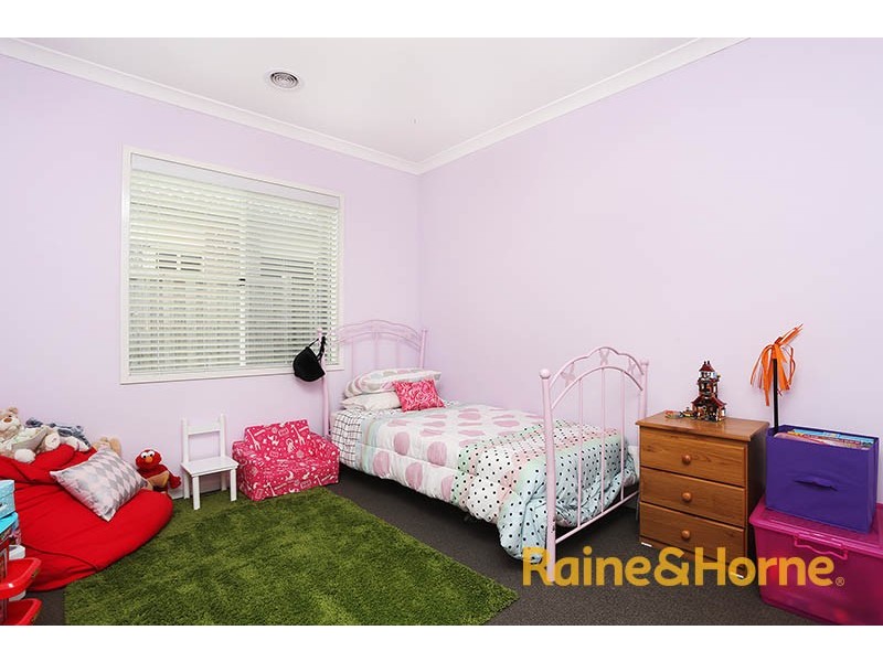 26 Mannavue Boulevard, Cranbourne North VIC 3977