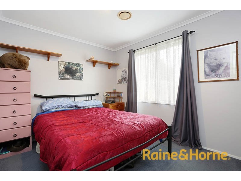 33 Mcguigan Drive, Cranbourne West VIC 3977