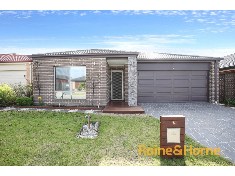 6 Merlin Drive, Cranbourne North VIC 3977