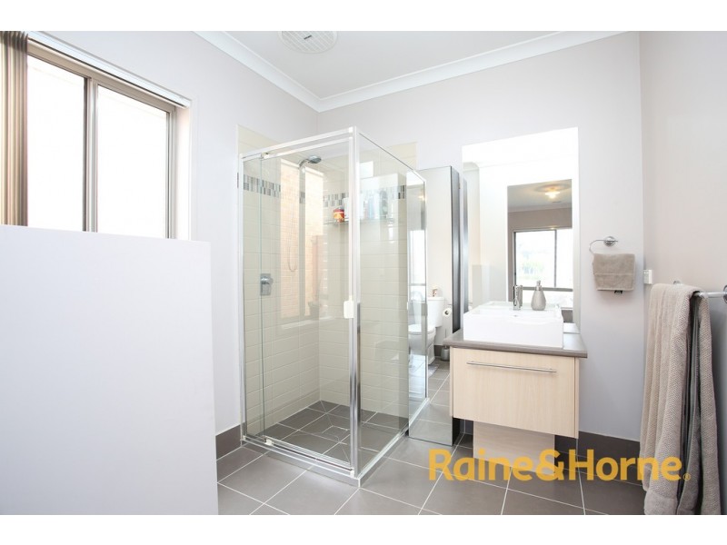 6 Merlin Drive, Cranbourne North VIC 3977