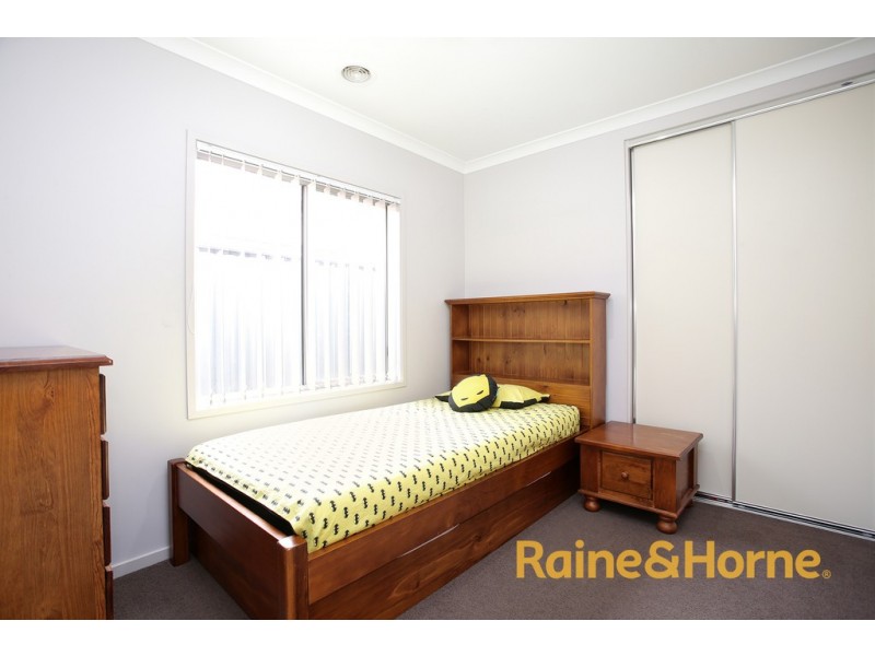 6 Merlin Drive, Cranbourne North VIC 3977