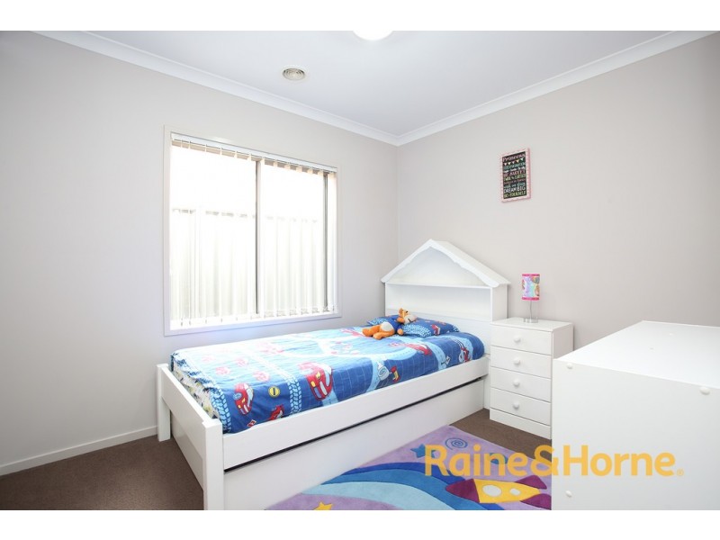 6 Merlin Drive, Cranbourne North VIC 3977