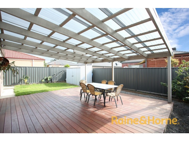 6 Merlin Drive, Cranbourne North VIC 3977