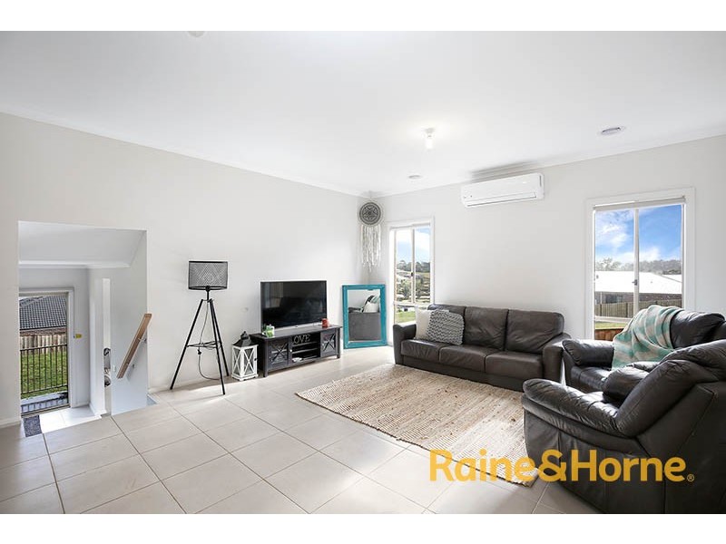 84 Jackson Drive, Drouin VIC 3818