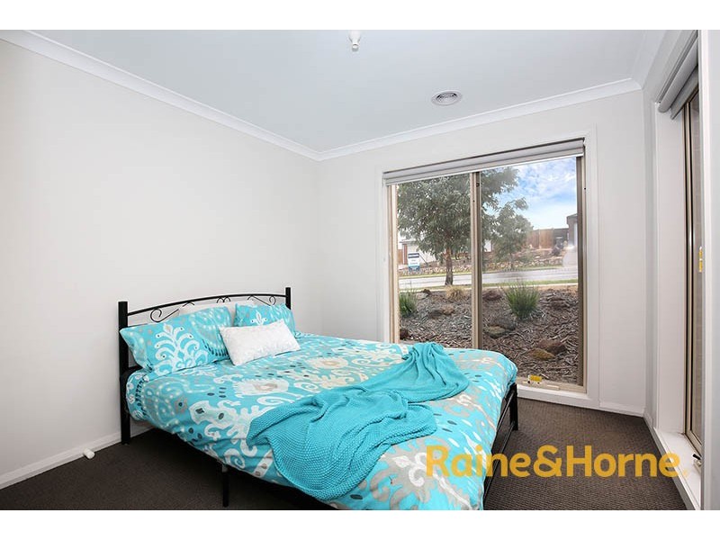 84 Jackson Drive, Drouin VIC 3818