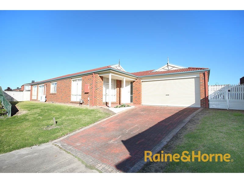 22 Ormiston Place, Narre Warren South VIC 3805