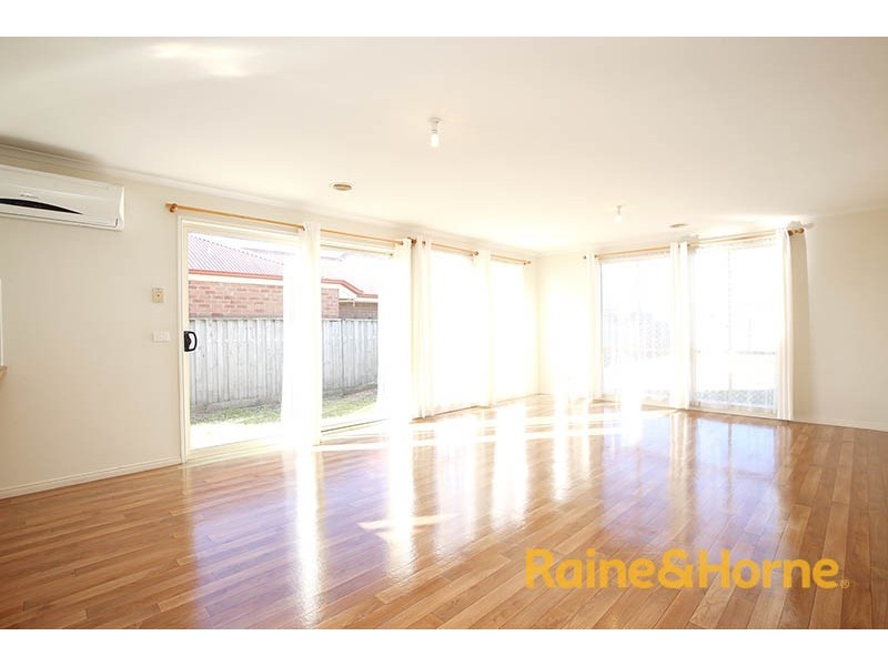 22 Ormiston Place, Narre Warren South VIC 3805