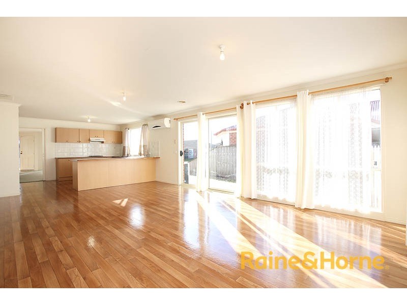 22 Ormiston Place, Narre Warren South VIC 3805