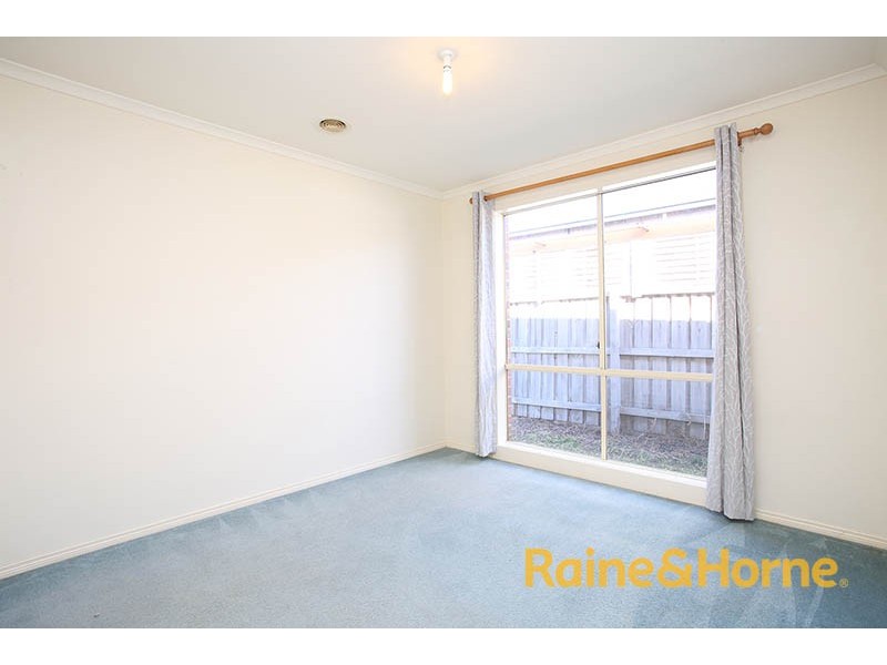 22 Ormiston Place, Narre Warren South VIC 3805