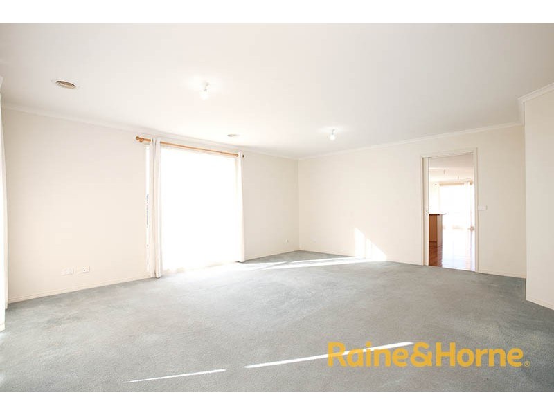 22 Ormiston Place, Narre Warren South VIC 3805