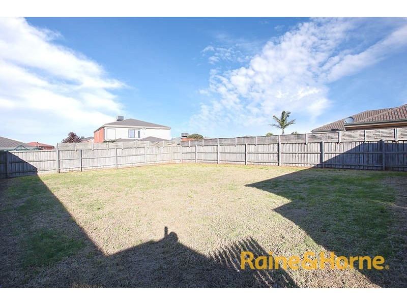22 Ormiston Place, Narre Warren South VIC 3805