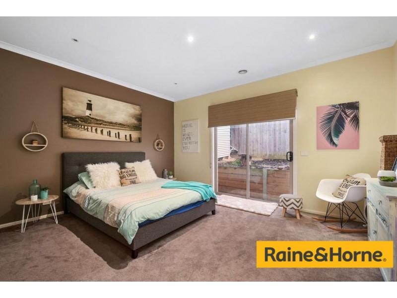 21 Harvest Road, Officer VIC 3809