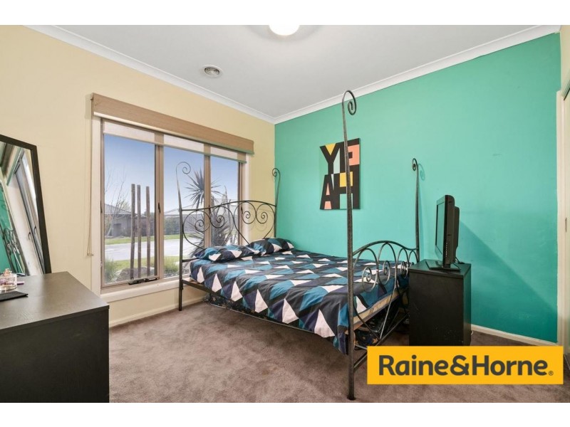 21 Harvest Road, Officer VIC 3809