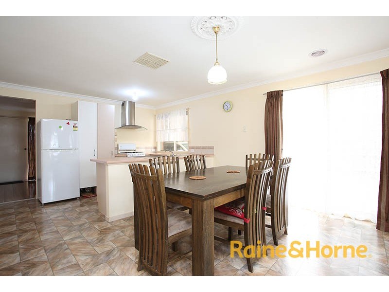 4 Lighthorse Crescent, Narre Warren South VIC 3805