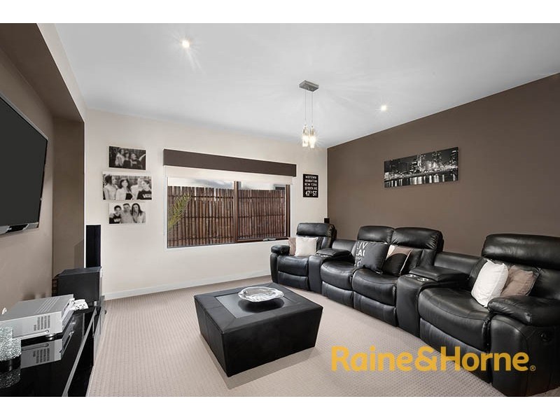 95 Mountainview Boulevard, Cranbourne North VIC 3977