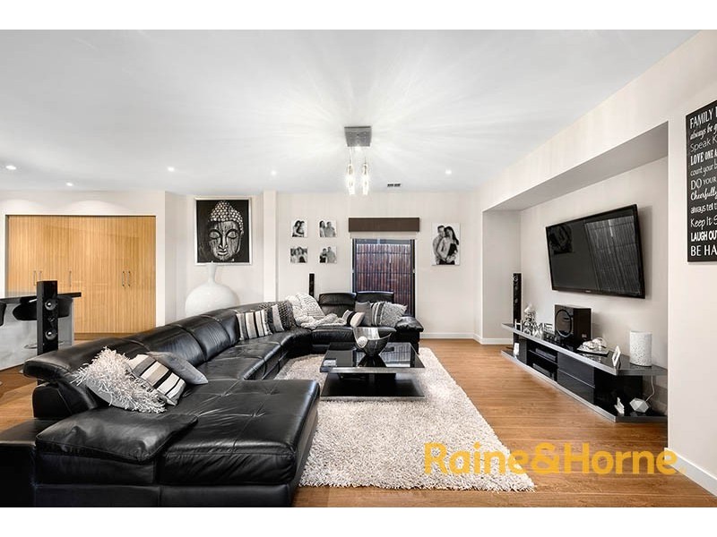 95 Mountainview Boulevard, Cranbourne North VIC 3977