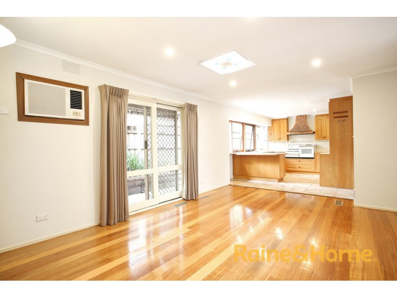 2 Rhyl Close, Endeavour Hills VIC 3802