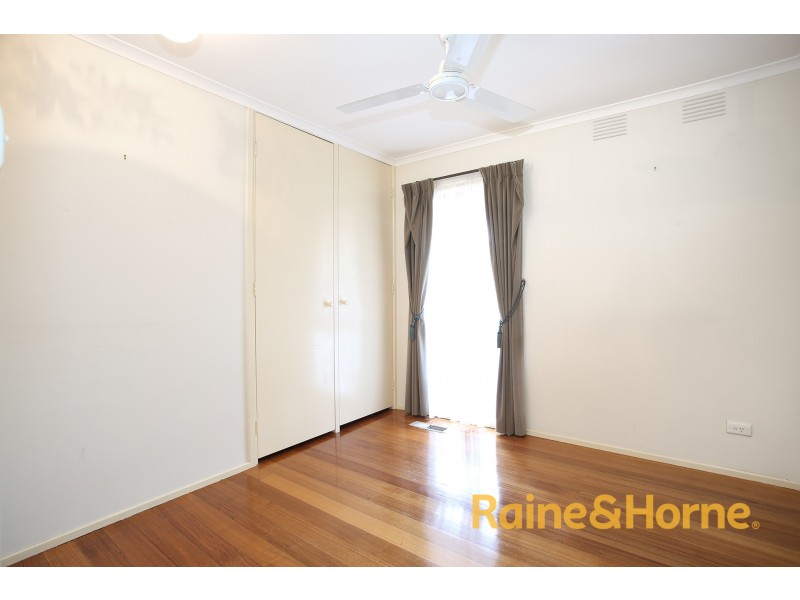 2 Rhyl Close, Endeavour Hills VIC 3802