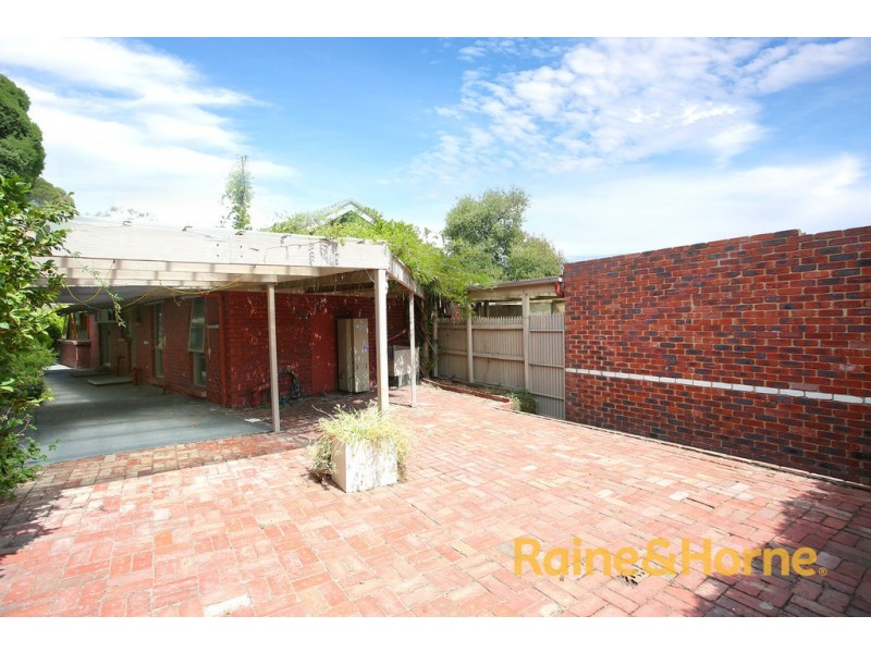 2 Rhyl Close, Endeavour Hills VIC 3802