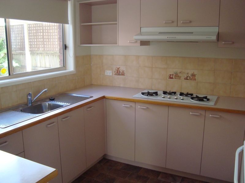 8 Hamilton Drive, Cranbourne North VIC 3977