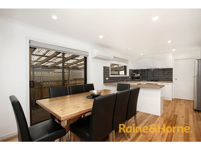 2 Hoop Pine Court, Cranbourne North VIC 3977