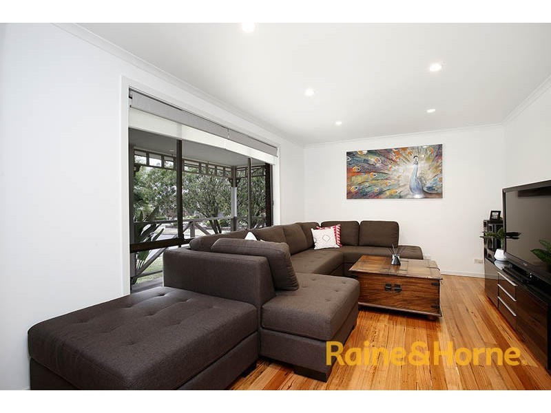 2 Hoop Pine Court, Cranbourne North VIC 3977