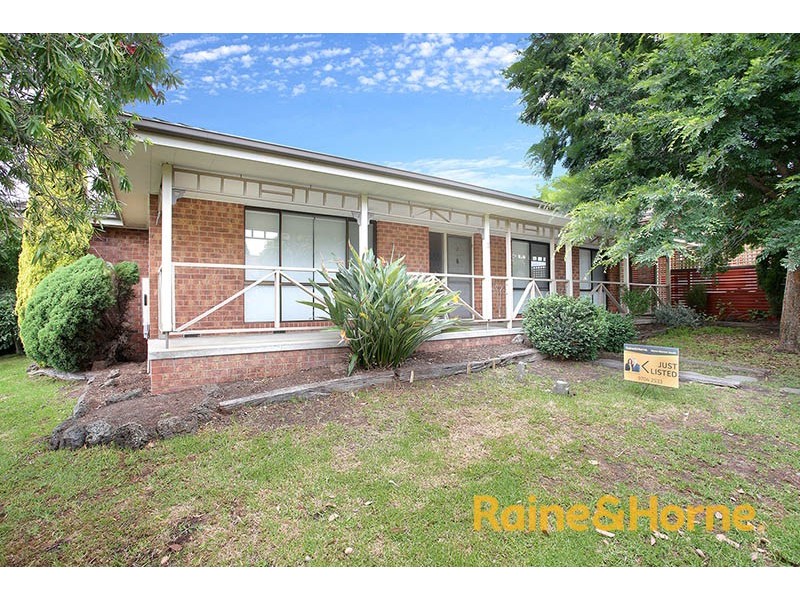 2 Hoop Pine Court, Cranbourne North VIC 3977