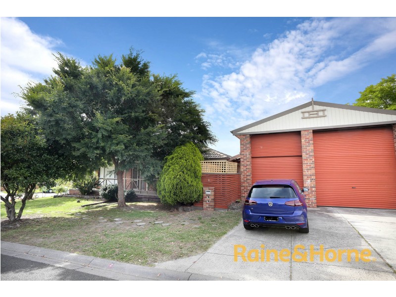 2 Hoop Pine Court, Cranbourne North VIC 3977