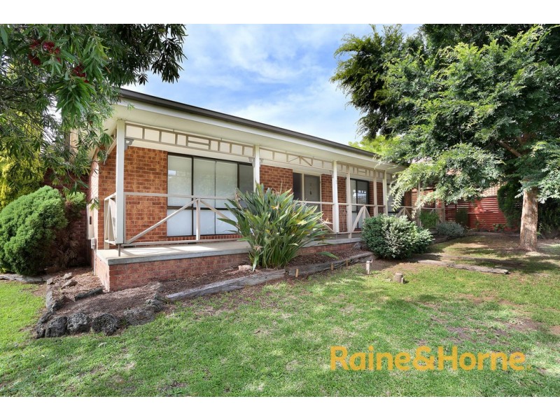 2 Hoop Pine Court, Cranbourne North VIC 3977