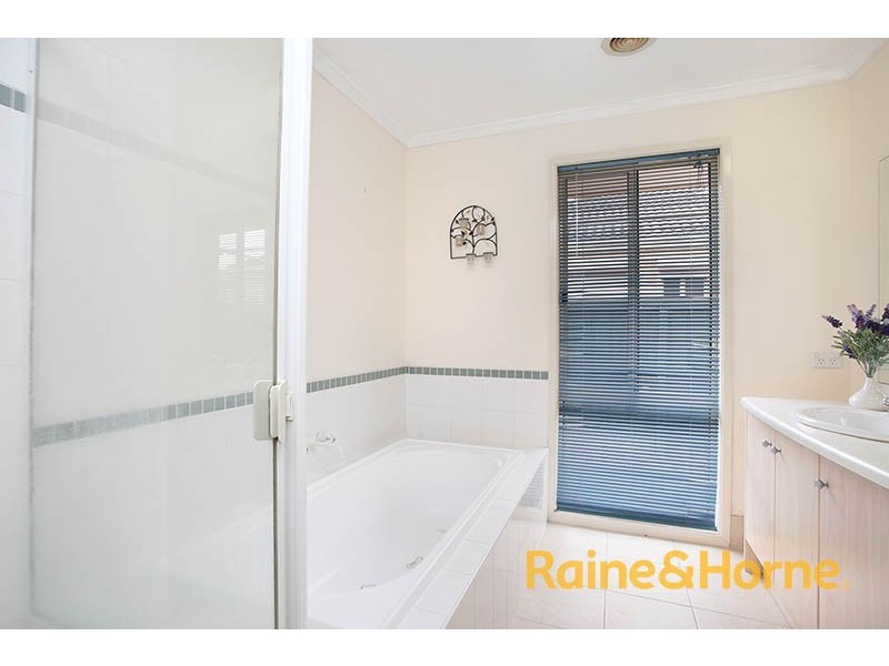 35 Lansbury drive, Narre Warren South VIC 3805