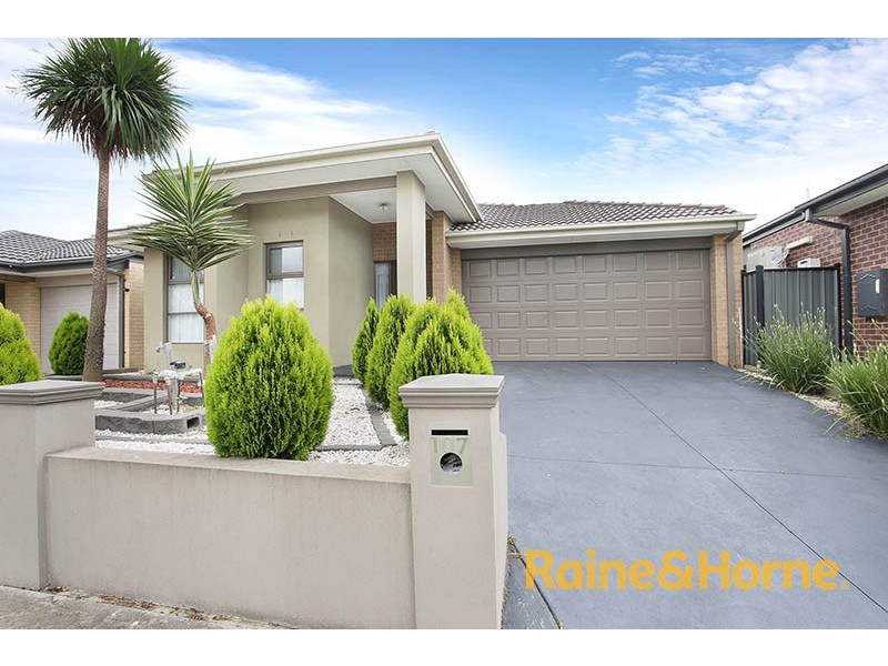 107 Heather grove, Clyde North VIC 3978