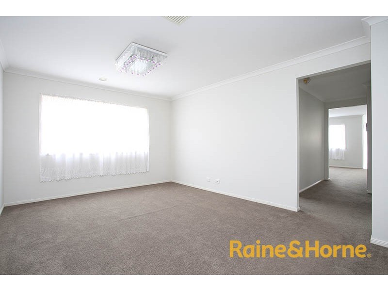 107 Heather grove, Clyde North VIC 3978