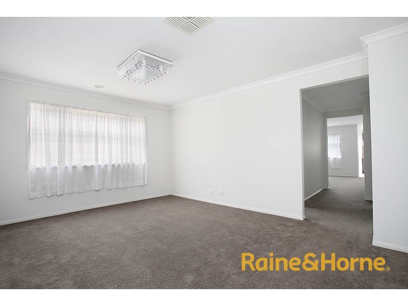 107 Heather grove, Clyde North VIC 3978