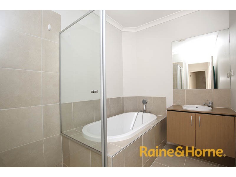 107 Heather grove, Clyde North VIC 3978