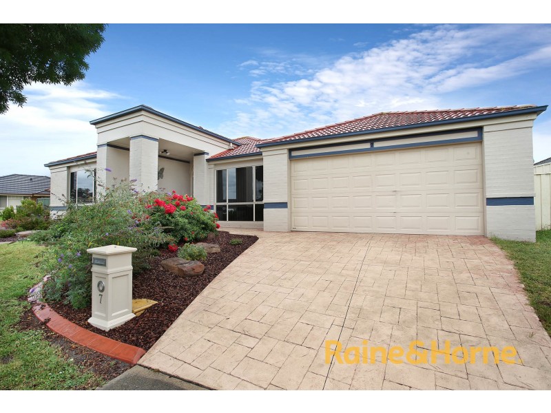 7 Croxley Place, Narre Warren South VIC 3805