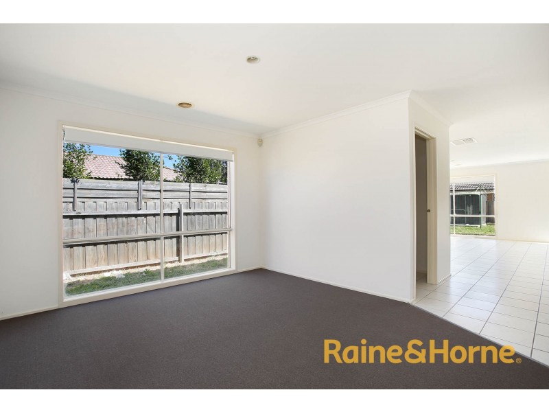 30 Denver Drive, Narre Warren VIC 3805