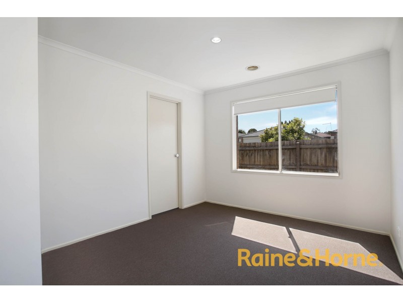 30 Denver Drive, Narre Warren VIC 3805