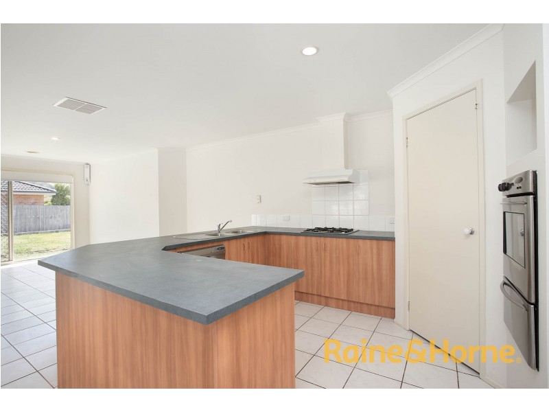 30 Denver Drive, Narre Warren VIC 3805