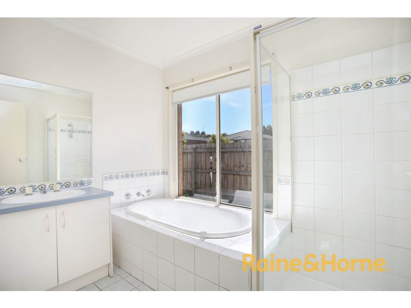 30 Denver Drive, Narre Warren VIC 3805