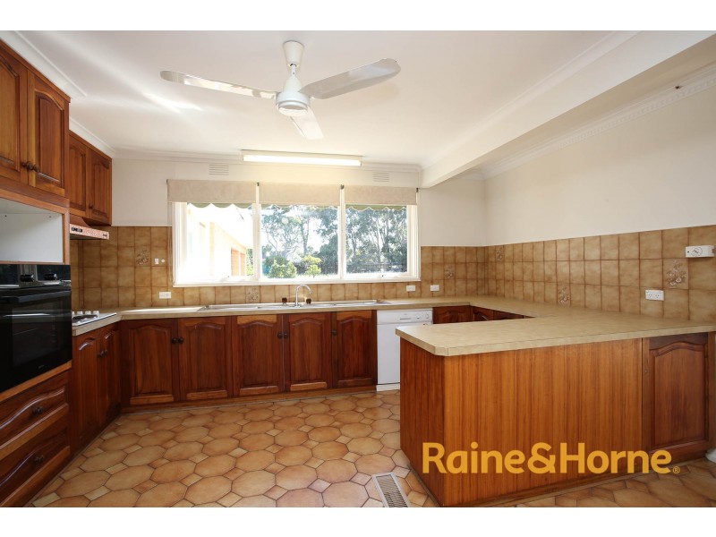 1 Grantchester Road, Narre Warren North VIC 3804