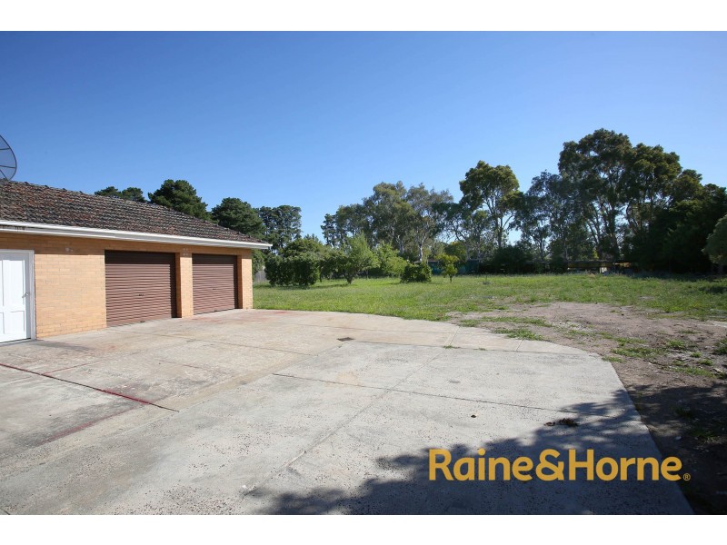 1 Grantchester Road, Narre Warren North VIC 3804