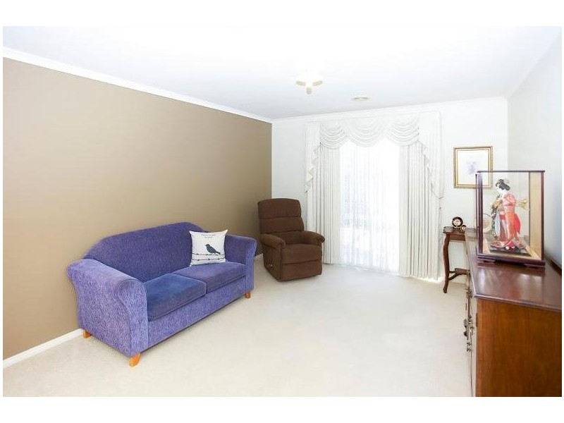 4 Hallmark Drive, Narre Warren South VIC 3805