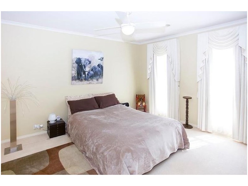 4 Hallmark Drive, Narre Warren South VIC 3805