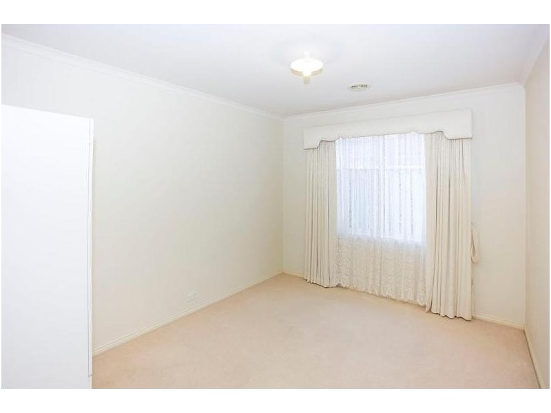 4 Hallmark Drive, Narre Warren South VIC 3805