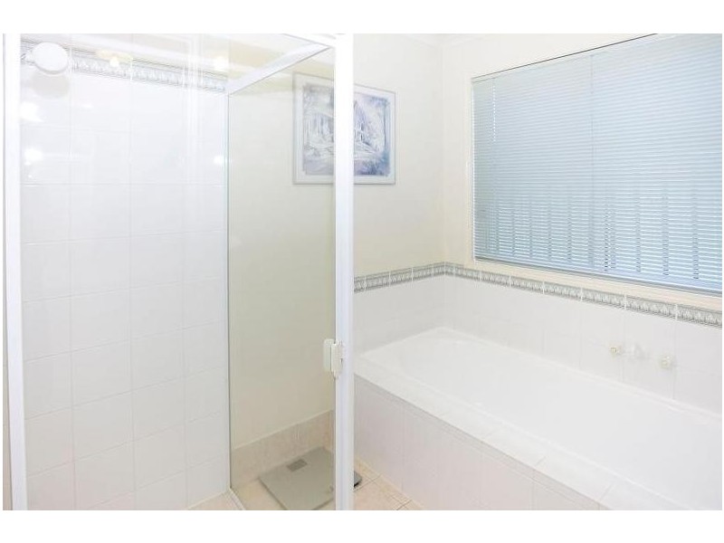 4 Hallmark Drive, Narre Warren South VIC 3805