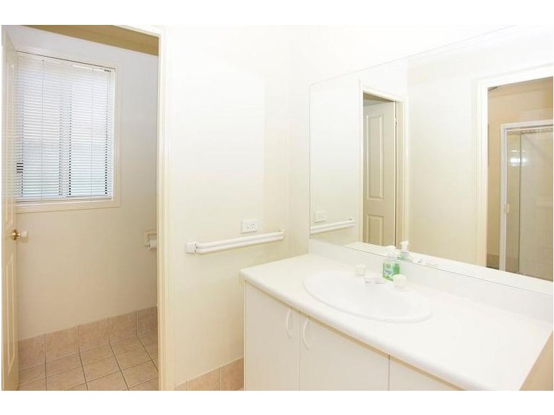 4 Hallmark Drive, Narre Warren South VIC 3805