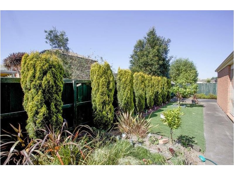 4 Hallmark Drive, Narre Warren South VIC 3805