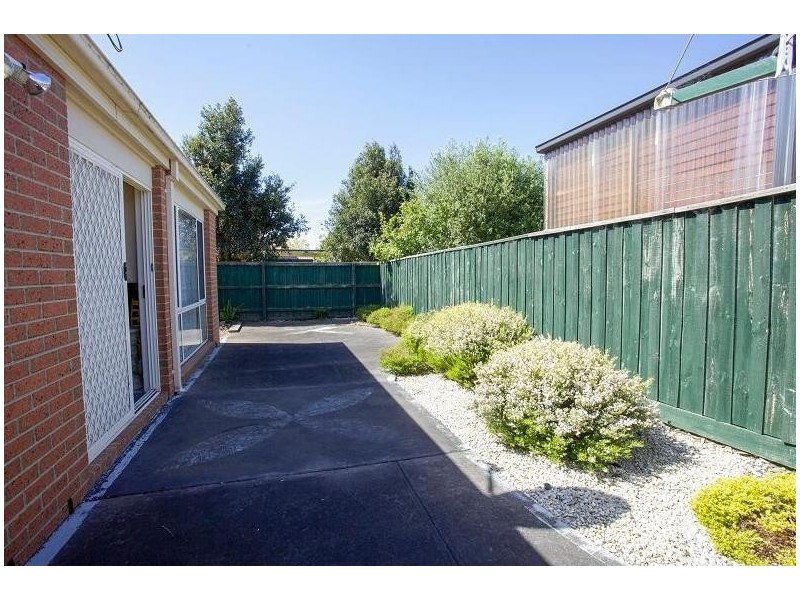 4 Hallmark Drive, Narre Warren South VIC 3805