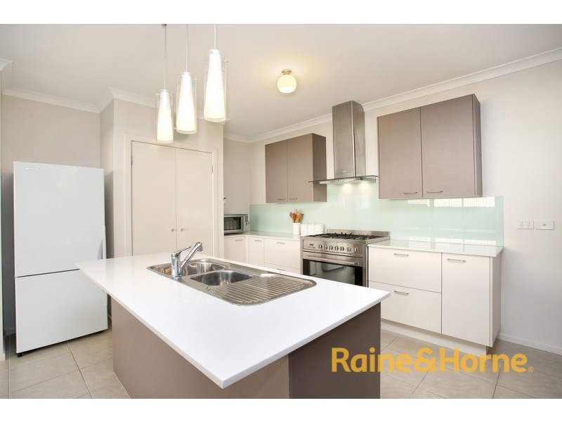 4 Ajuga Lane, Cranbourne North VIC 3977